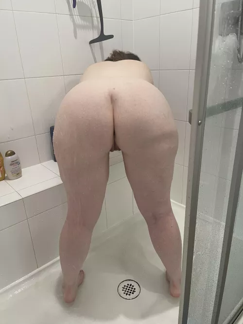 Happy Slippery Saturday by MicroscopicJedi87