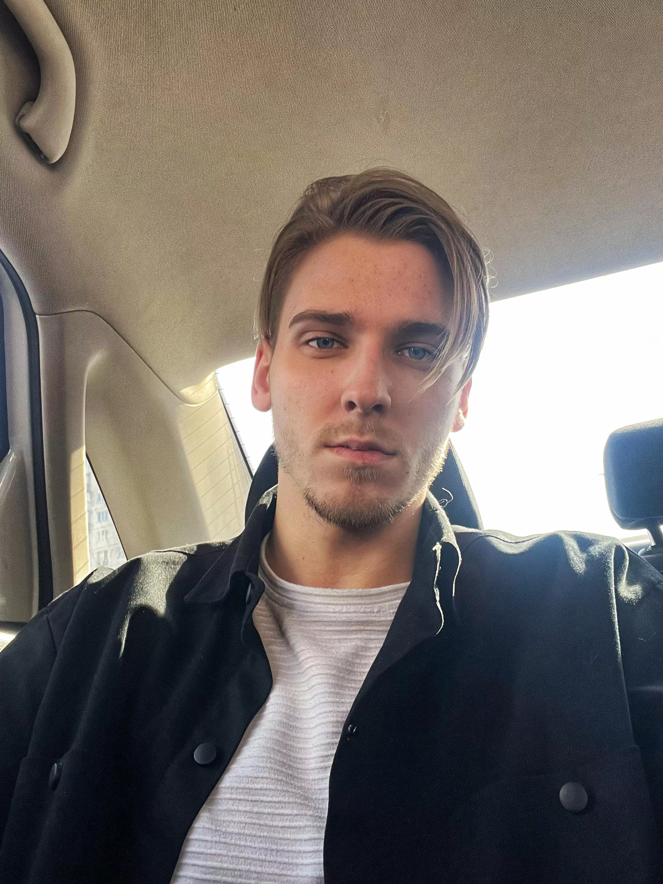 hope everyone is having a great weekend 💙 posted by TeasingLion