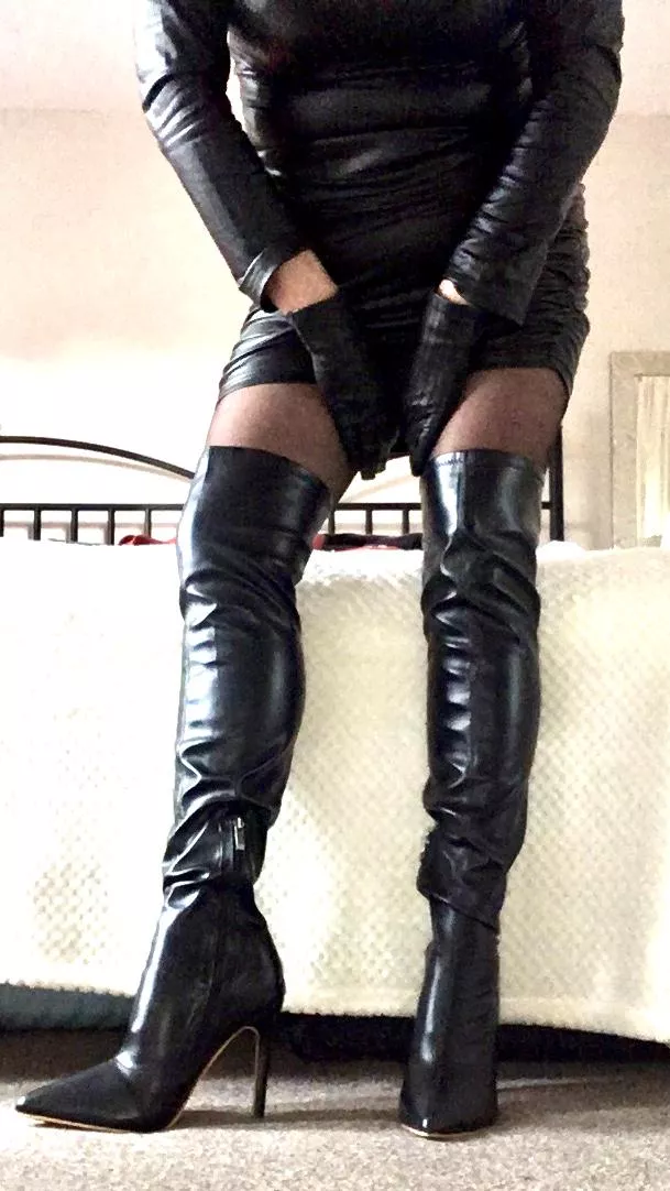 How Shinny posted by Kellieblue_Mistress