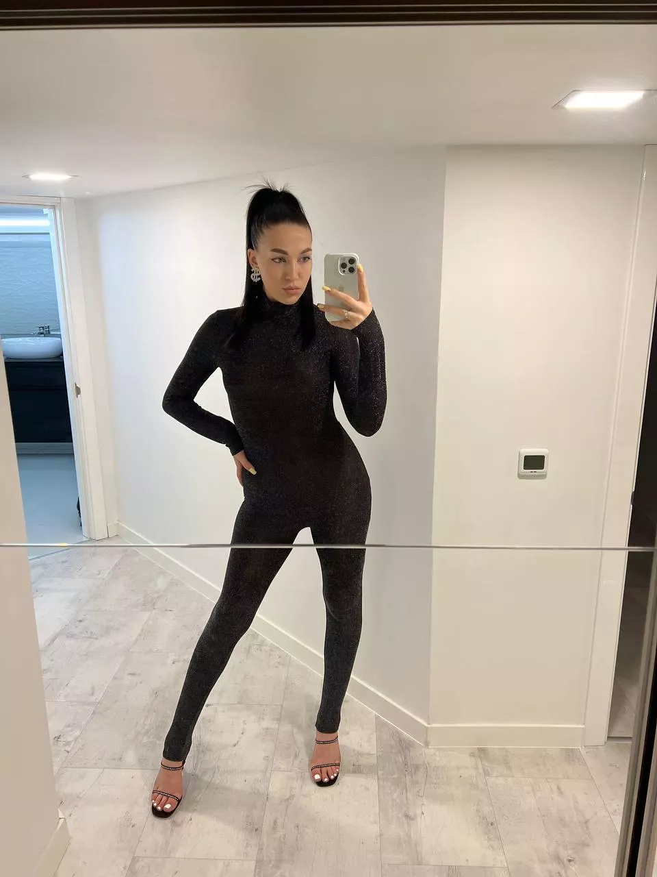 how would you react if you bumped into me on the street, wearing that outfit? posted by flexible_snak3