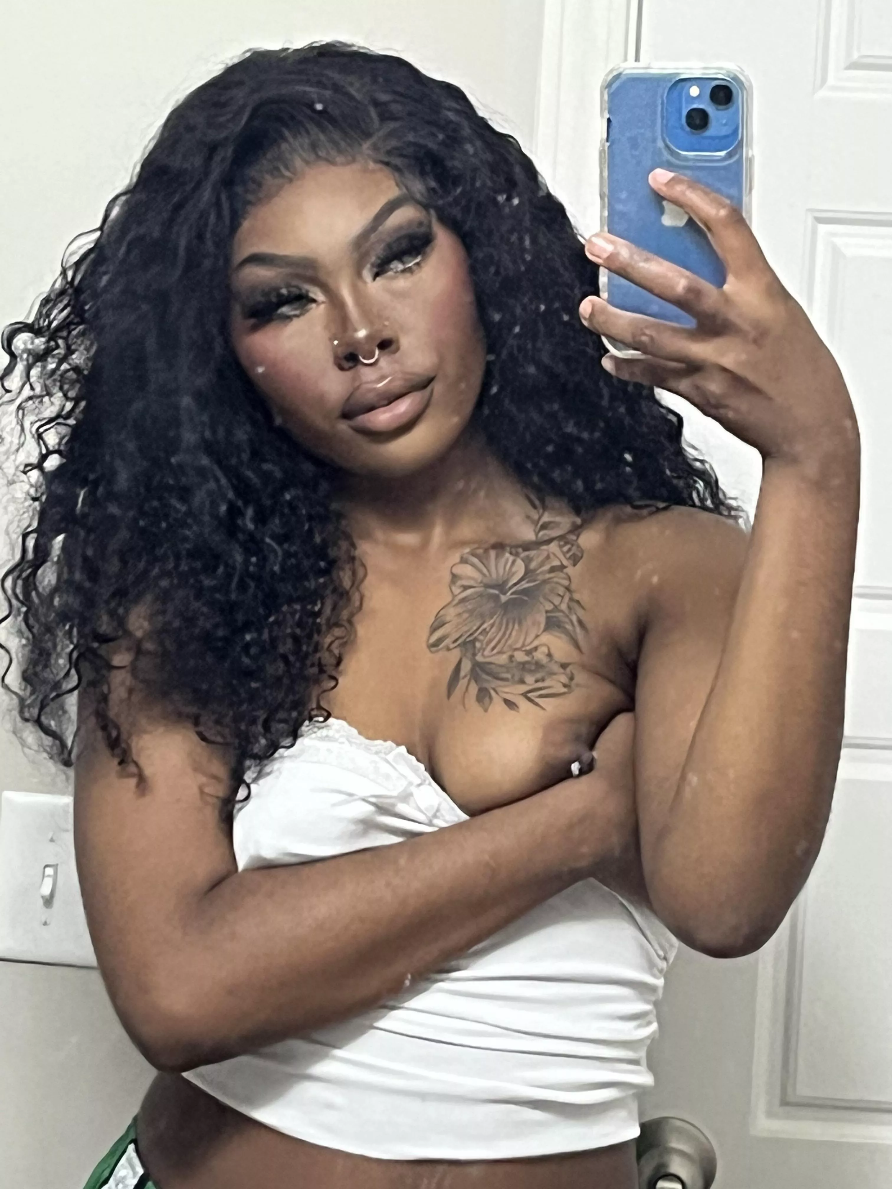 I love my lipstick posted by Stormjones999