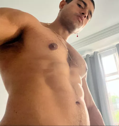 I want to dominate you while you look at me on your knees by baron_em