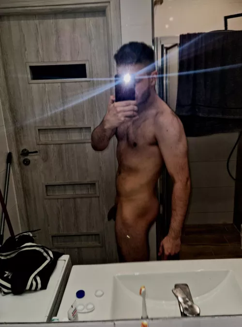 (m) 26 yo girls rateeeeeee 🤭 by Typical-Passenger-58