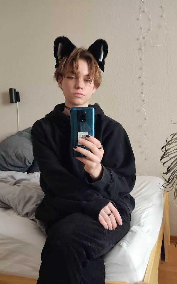 meeow :3 posted by FaintsFB