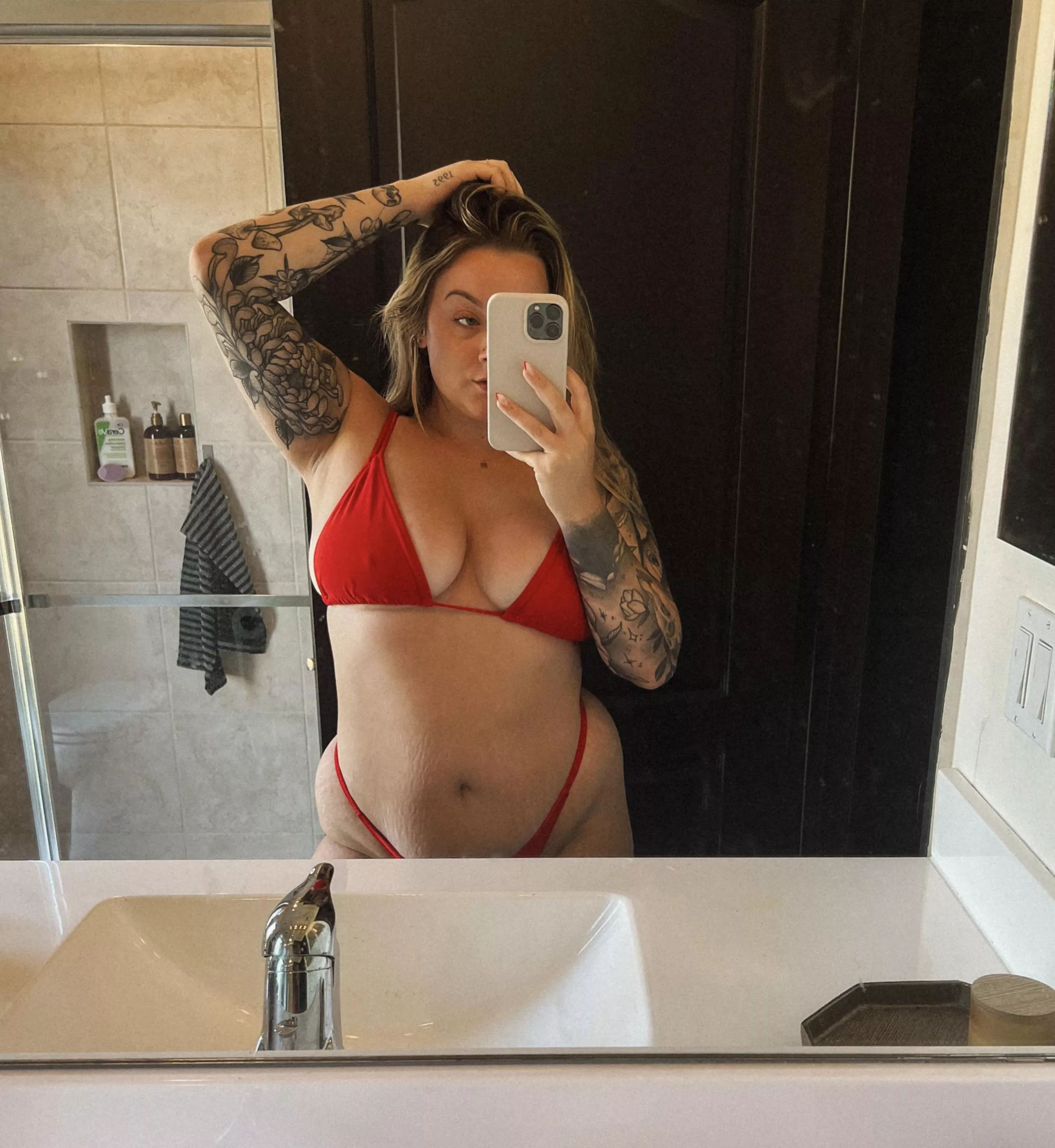 Mom day at the pool posted by gabiii_carter