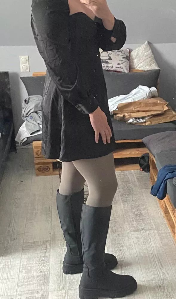 My favorite outfit of all time I feel so girly 😇 posted by Fail-X910