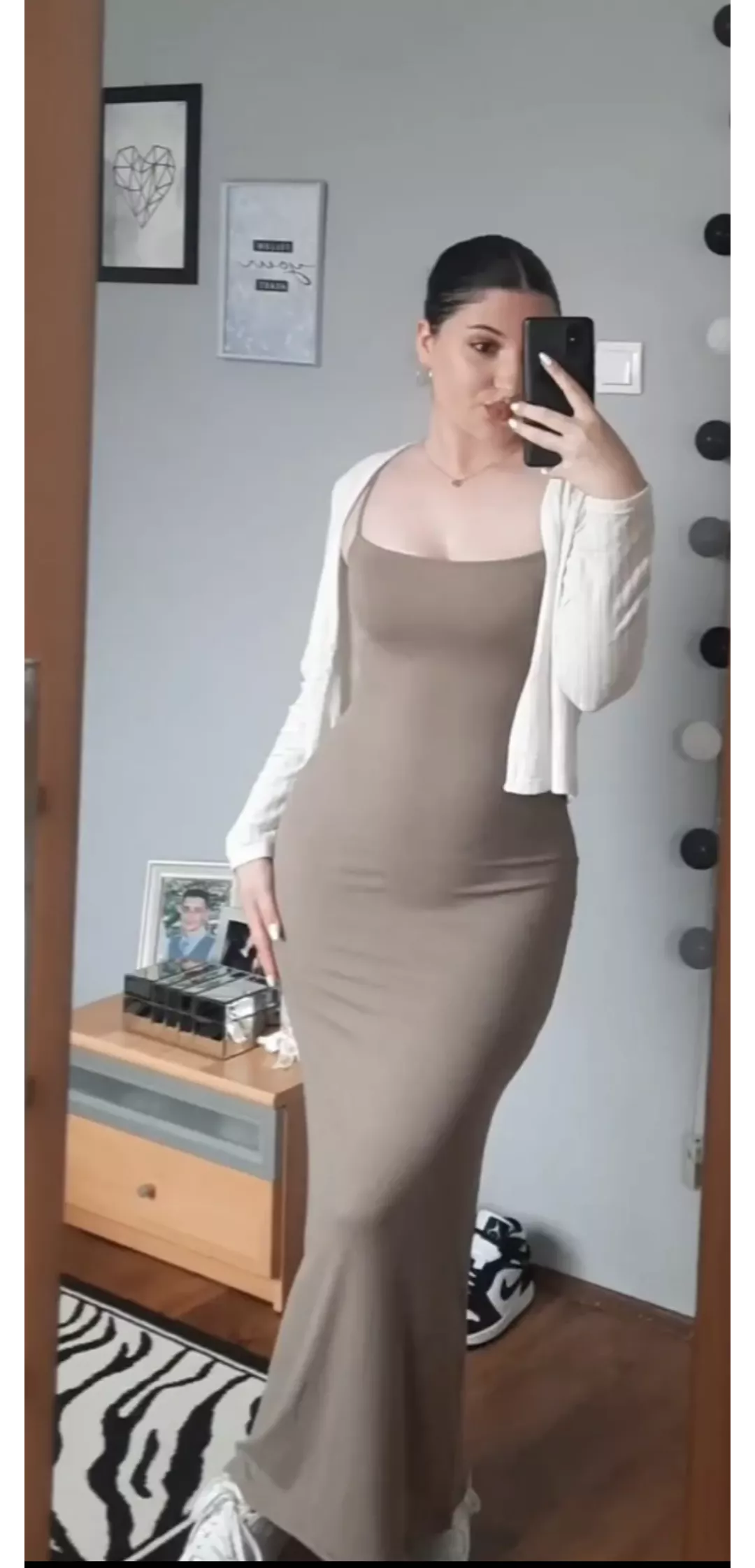 My friend in tight dress , those hips are just 🤤 posted by kurosawa93