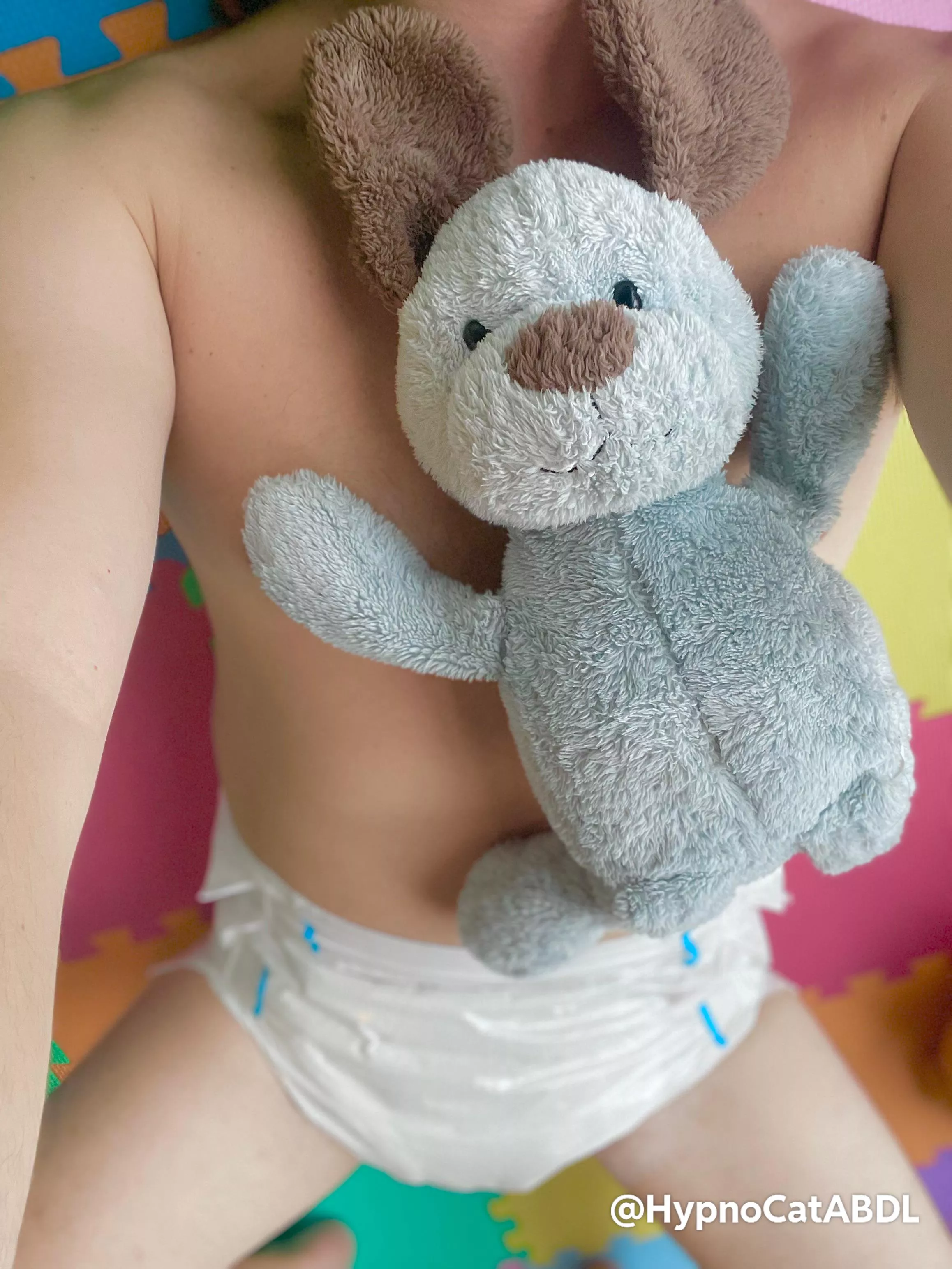 New day, new diaper! posted by Mikee0789