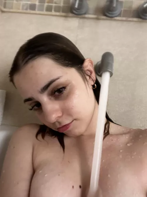 nothing better than a hot shower with your company by lunud3s6