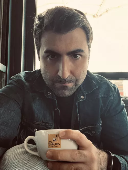 Popping in to say hi! Hope you kings have a great weekend 🤝 by jd447x