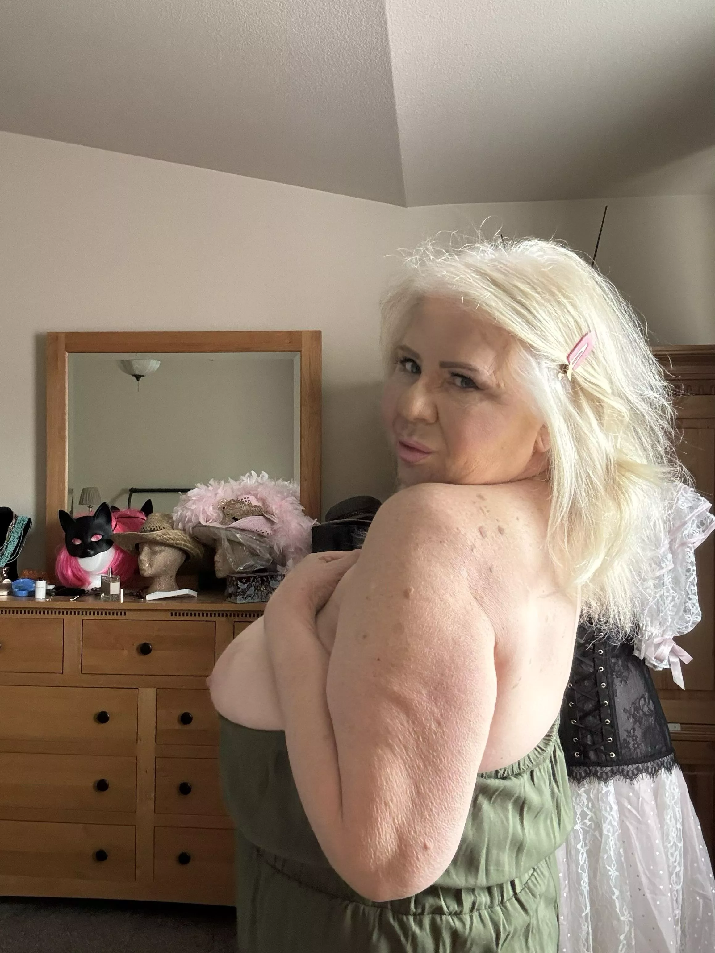 Ready for my date 😜 posted by EurogirlinOR