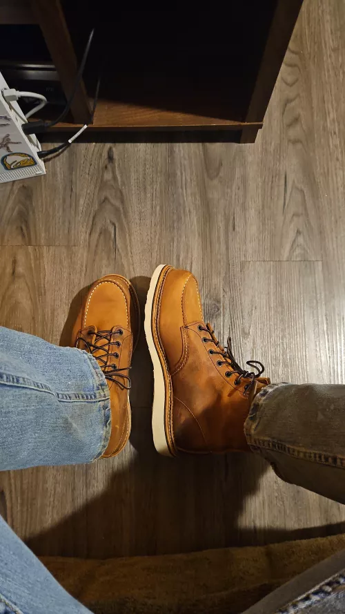 Red wing boots for electrical work by Puzzled_End_5968