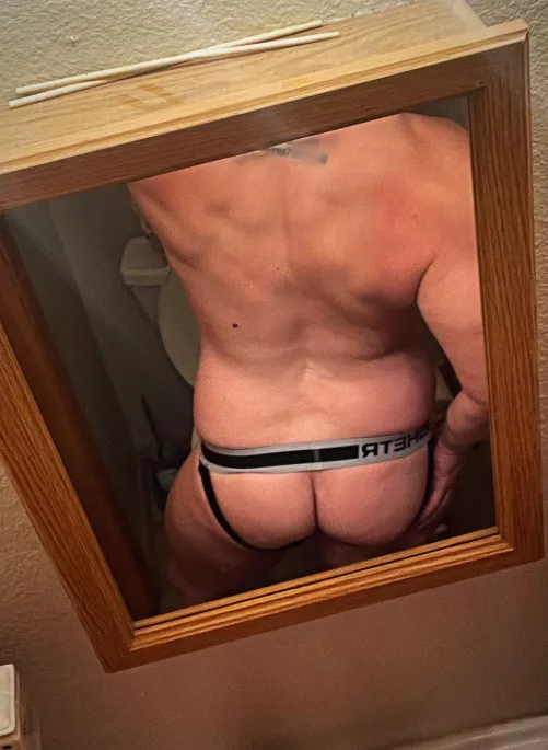 Smallest bathroom mirror ever 35m by QuidProQuo_Bro