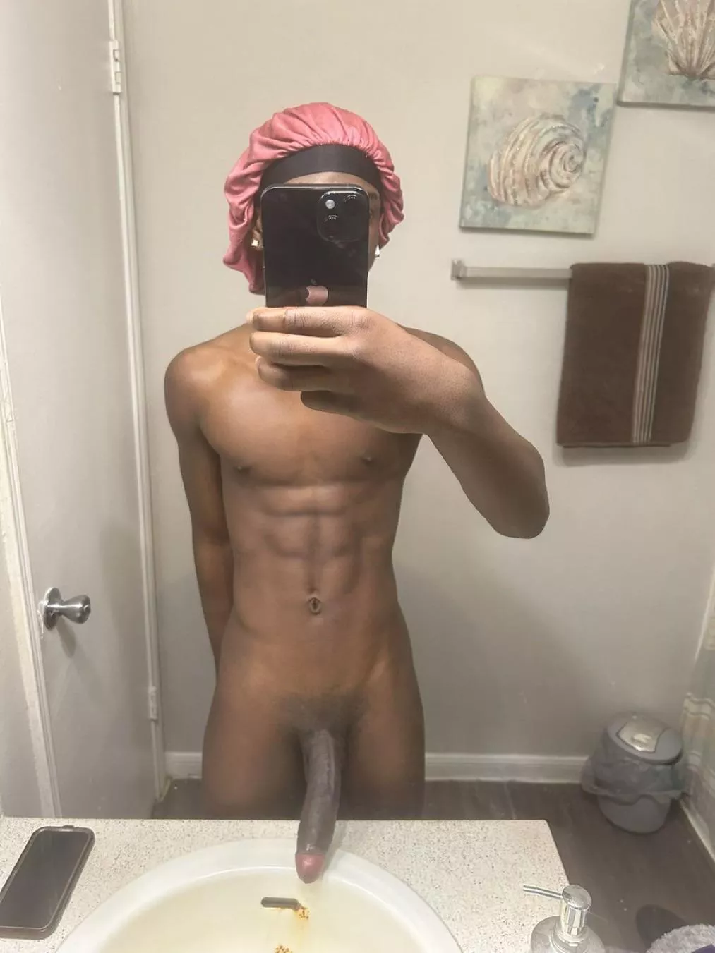 Someone show me they abs right now  posted by Few_Restaurant_4768