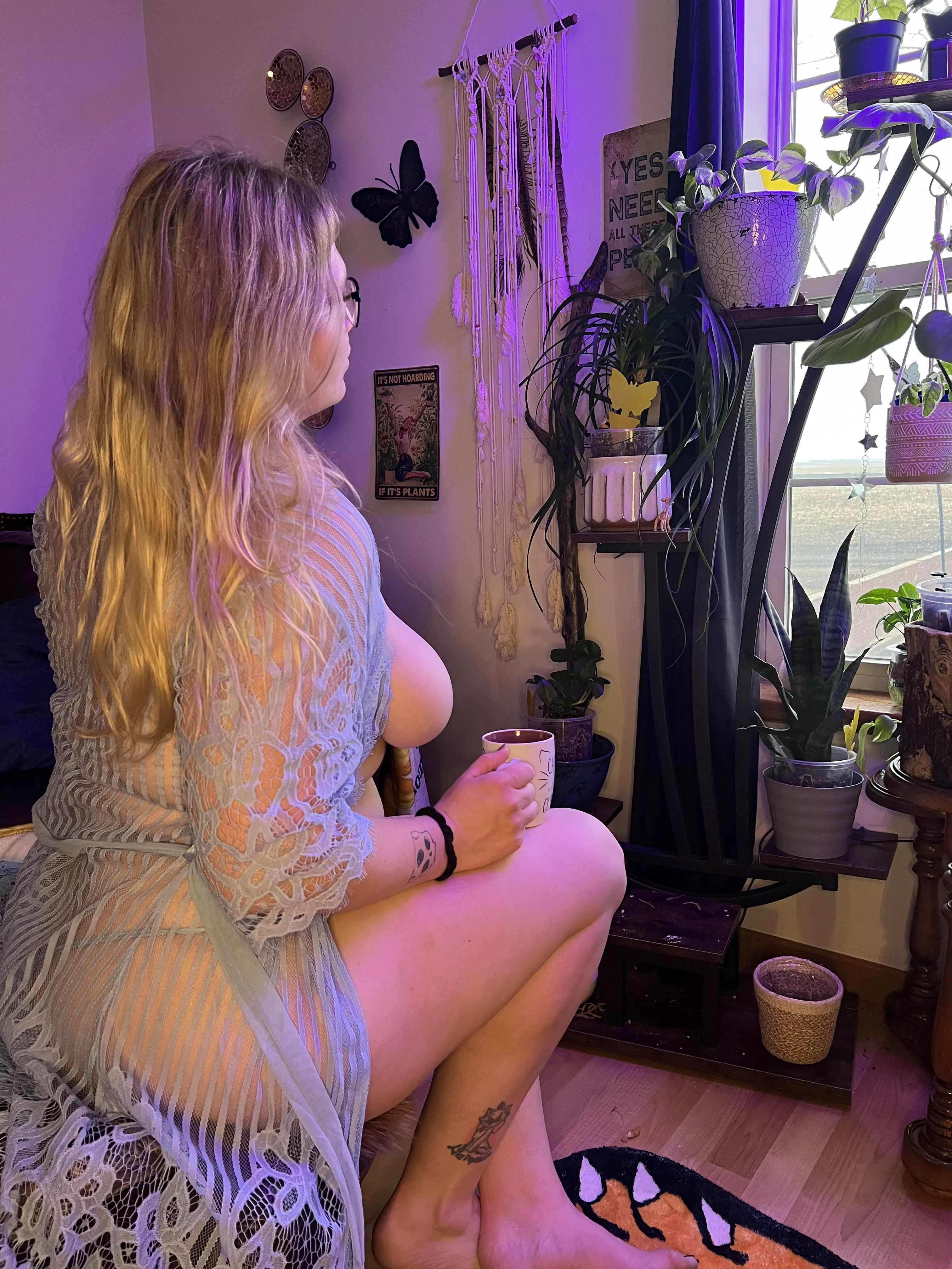 Thinking it’s gonna be a nice day for a hike!! Hope this coffee kicks in soon! posted by PLANTSN0TPE0PLE