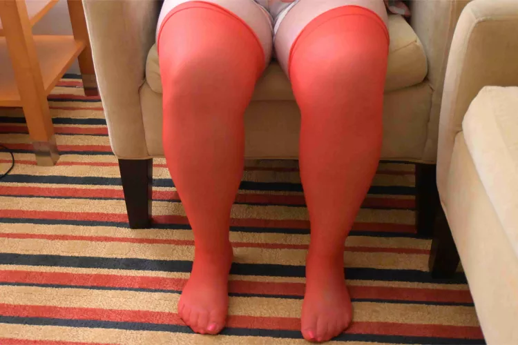 whats your favorite colour? is it Red? by CandyThighHighs