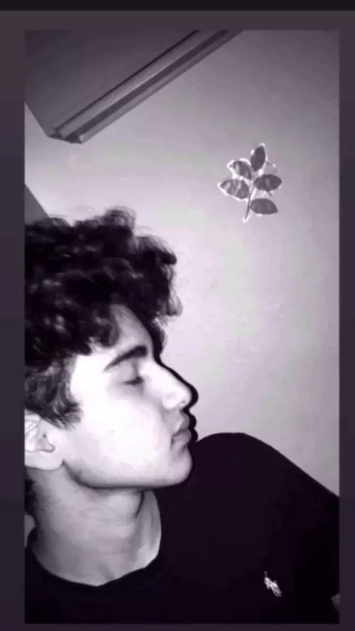 Who plays League Of Legends? ^.^ by Deep_Tomatillo_2342