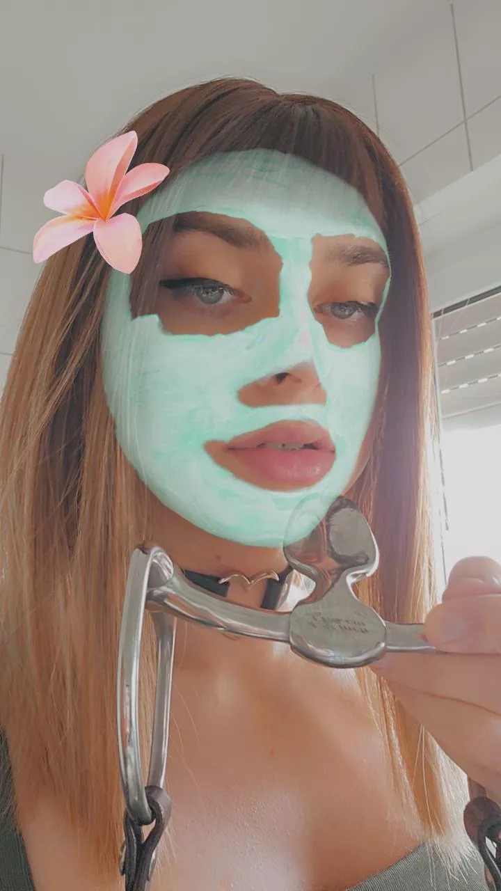 Who wants the Video ? [TW] posted by sophieoffxcial