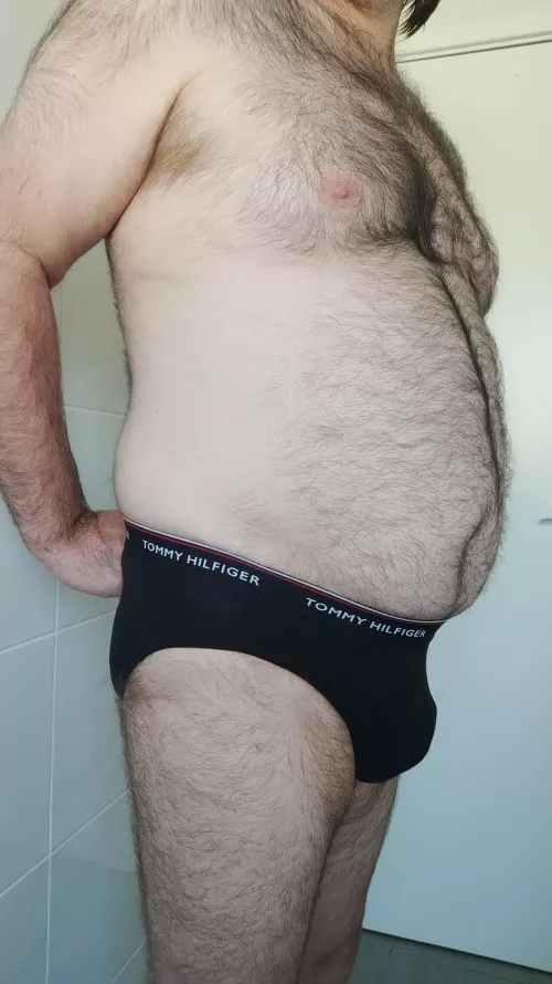 42 Daddy needs a sexy boy who likes to show off to keep him satisfied. DMs open.  by th1rstyb0y