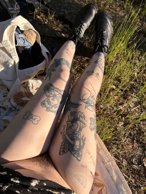 A sneak peek under my dress  by hatechapel