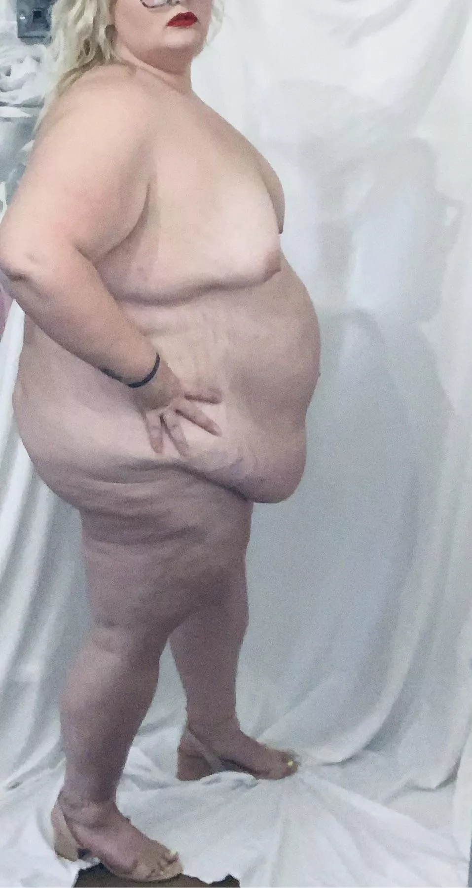 Anyone want to join in with my husband posted by Pretend-Swing-6614