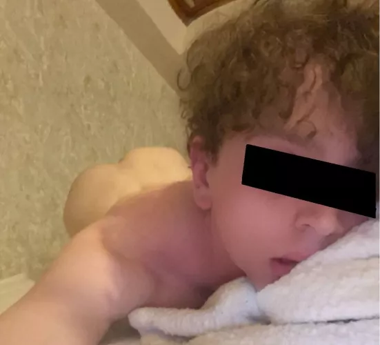 Arching my little ass for you ❤️ by NoResistance66