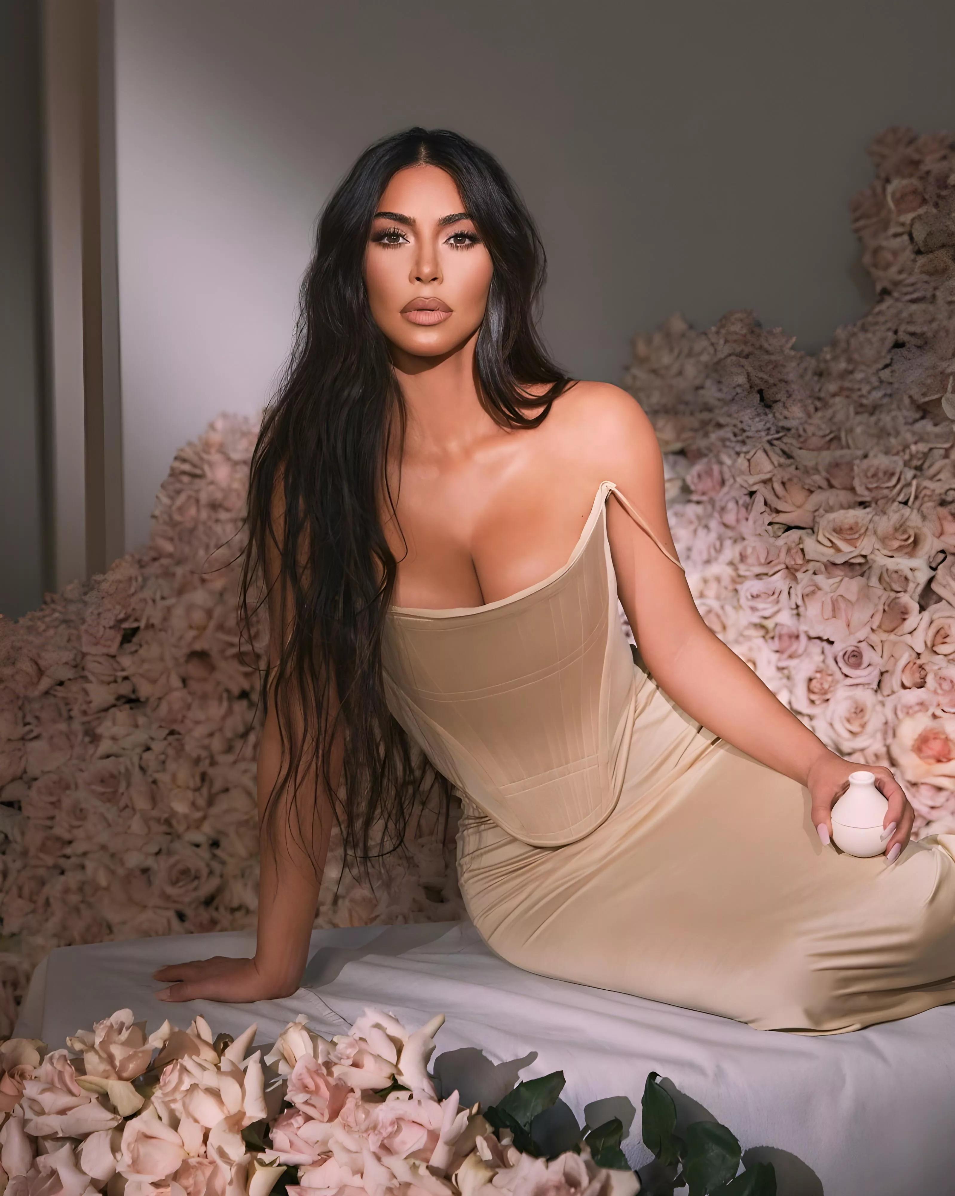 Beautiful face and sexy cleavage posted by Heavy_Hammer_03