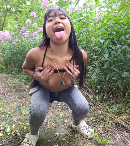 can u sneak out back too smash me by asiandolldesires