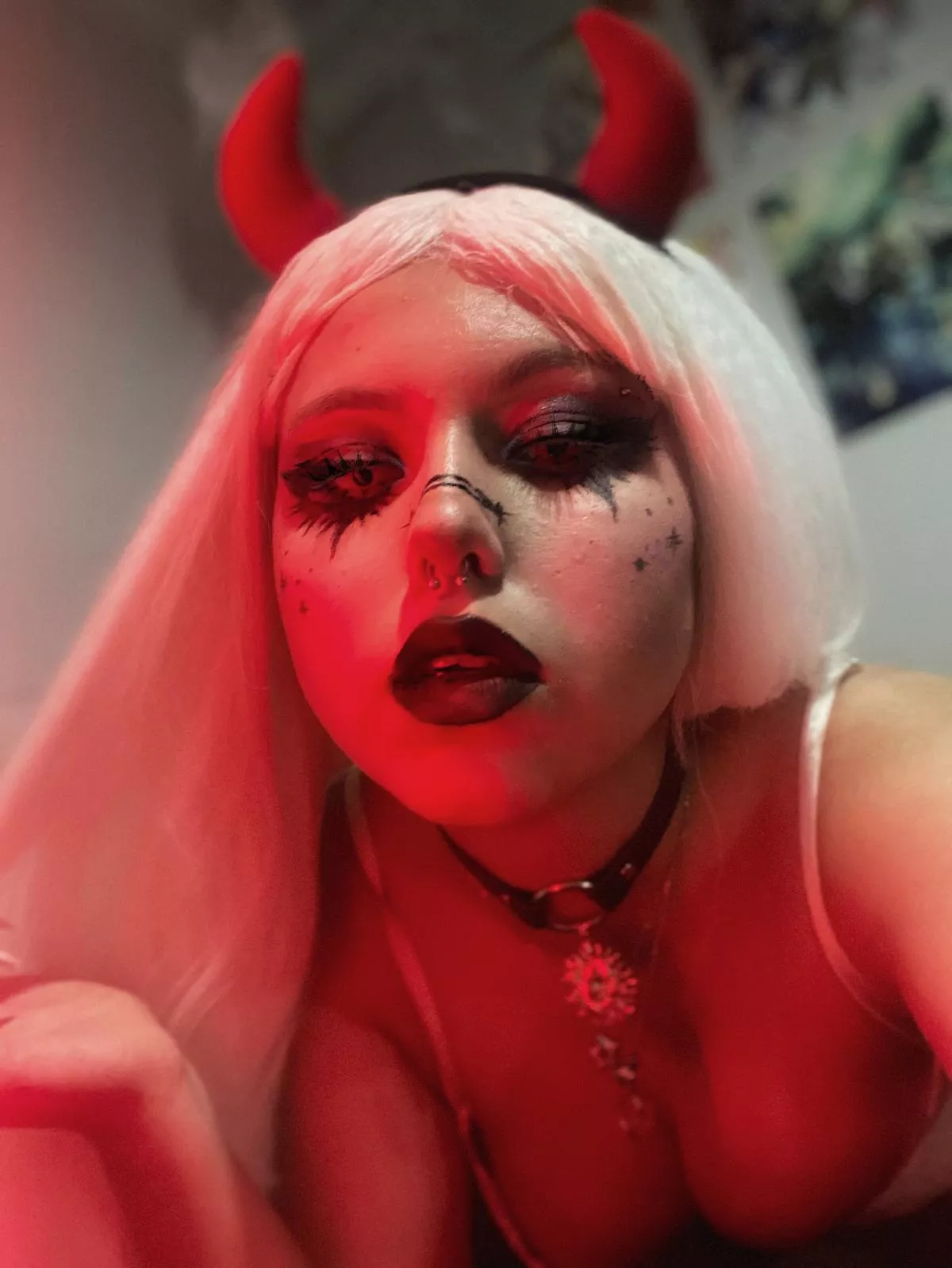 Demon Cosplay by @hinareyumi posted by KayraTheU