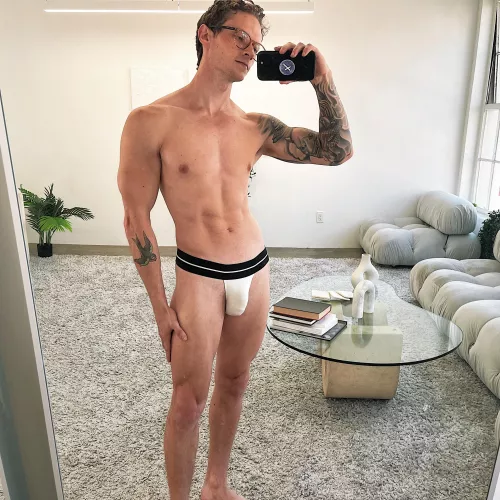 Do you like my shape? by AguayoUnderwear