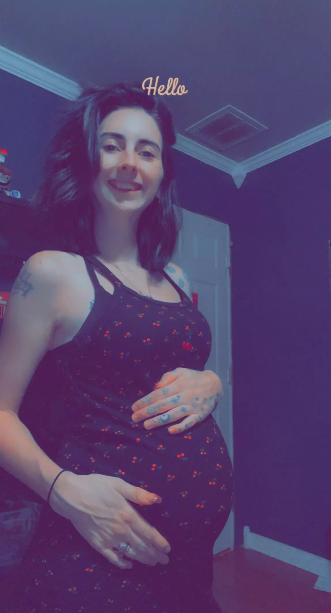 Does this dress look tight on my pregnant belly  posted by TinyHornsBigbooty