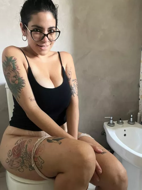 Drink all the pee from my little slit by Addictivee_doll