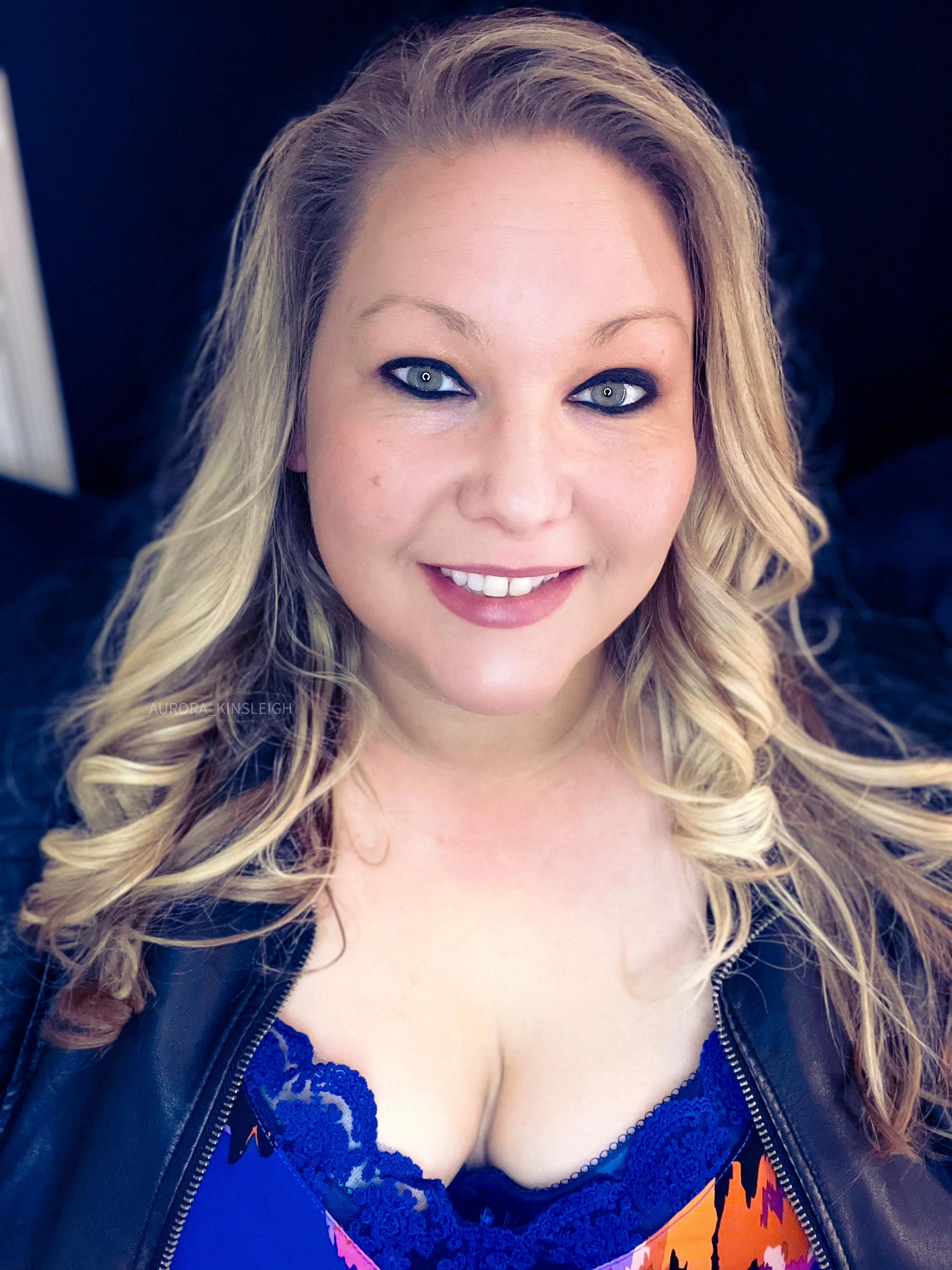 Happy Saturday! posted by AuroraKinsleigh