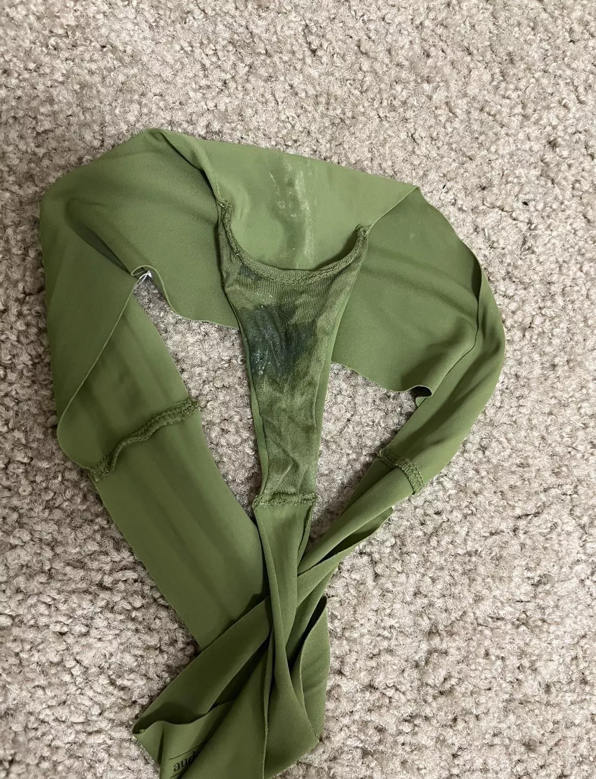 Home from the gym. This is what ovulation does to a woman 🙈💛 posted by 22_nalgonapawg