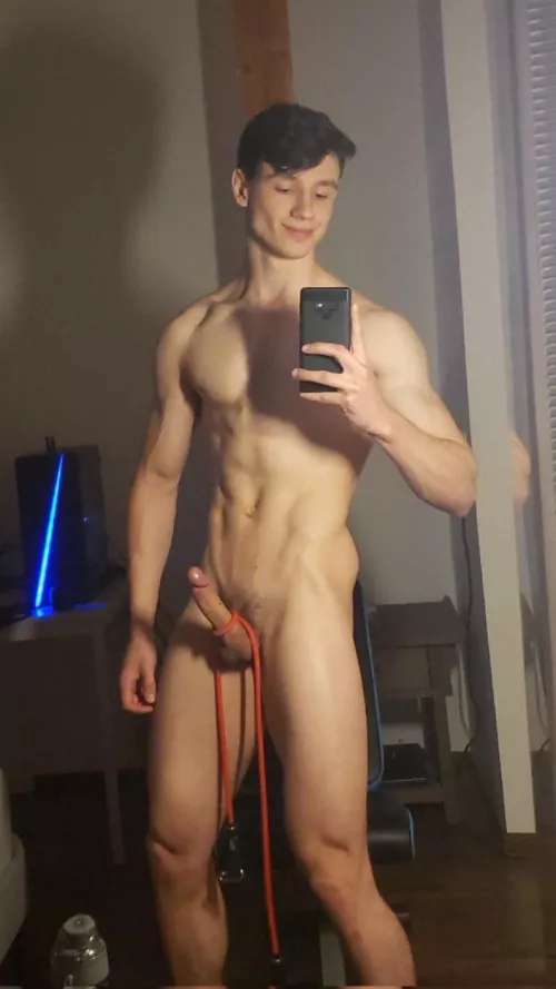 home workouts are best 🤸‍♂️ by leandavexx