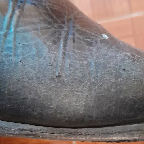 How to protect boots from concrete scratches? by Charles-Curwen