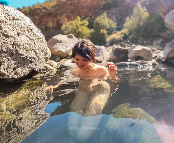 I don't feel like I'm really livin if I'm not swimming naked ;) by rose_quartzzX