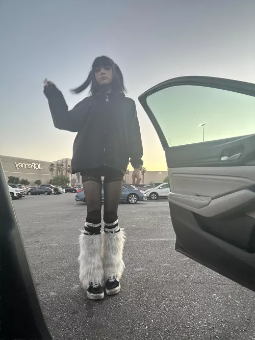 I keep a Glock in my skirt 🤭 by hoshimikuu