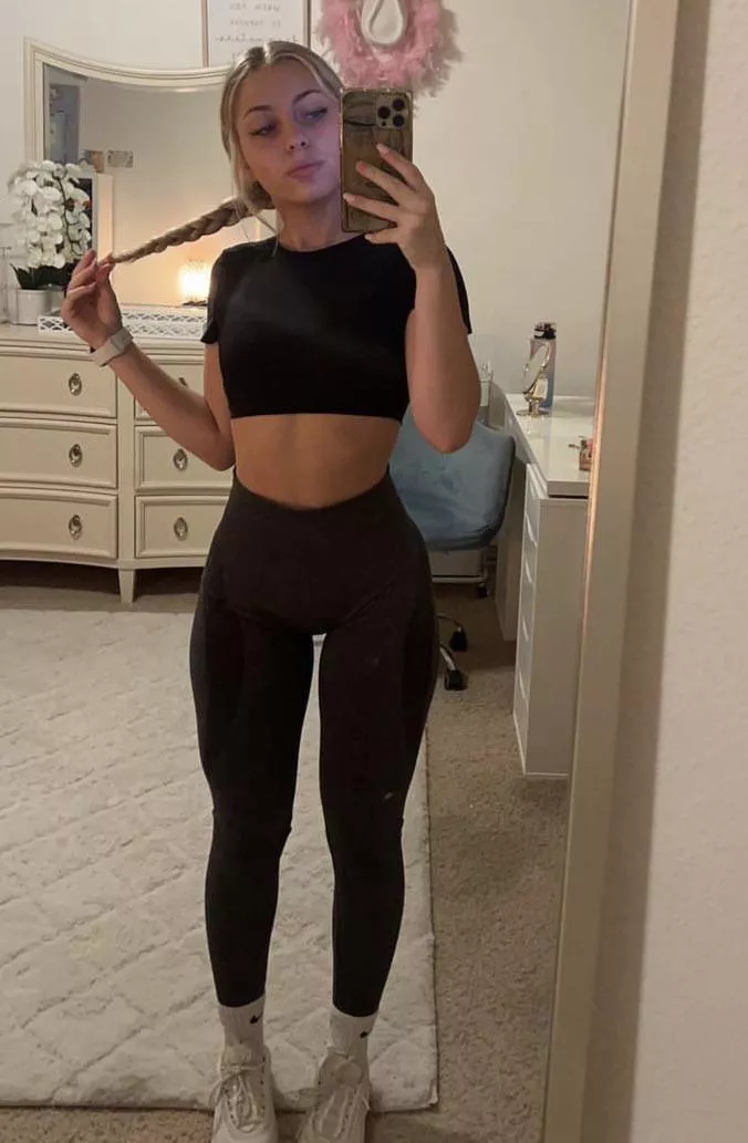 In her gym fit (IUTR) posted by Dry-Peanut6399