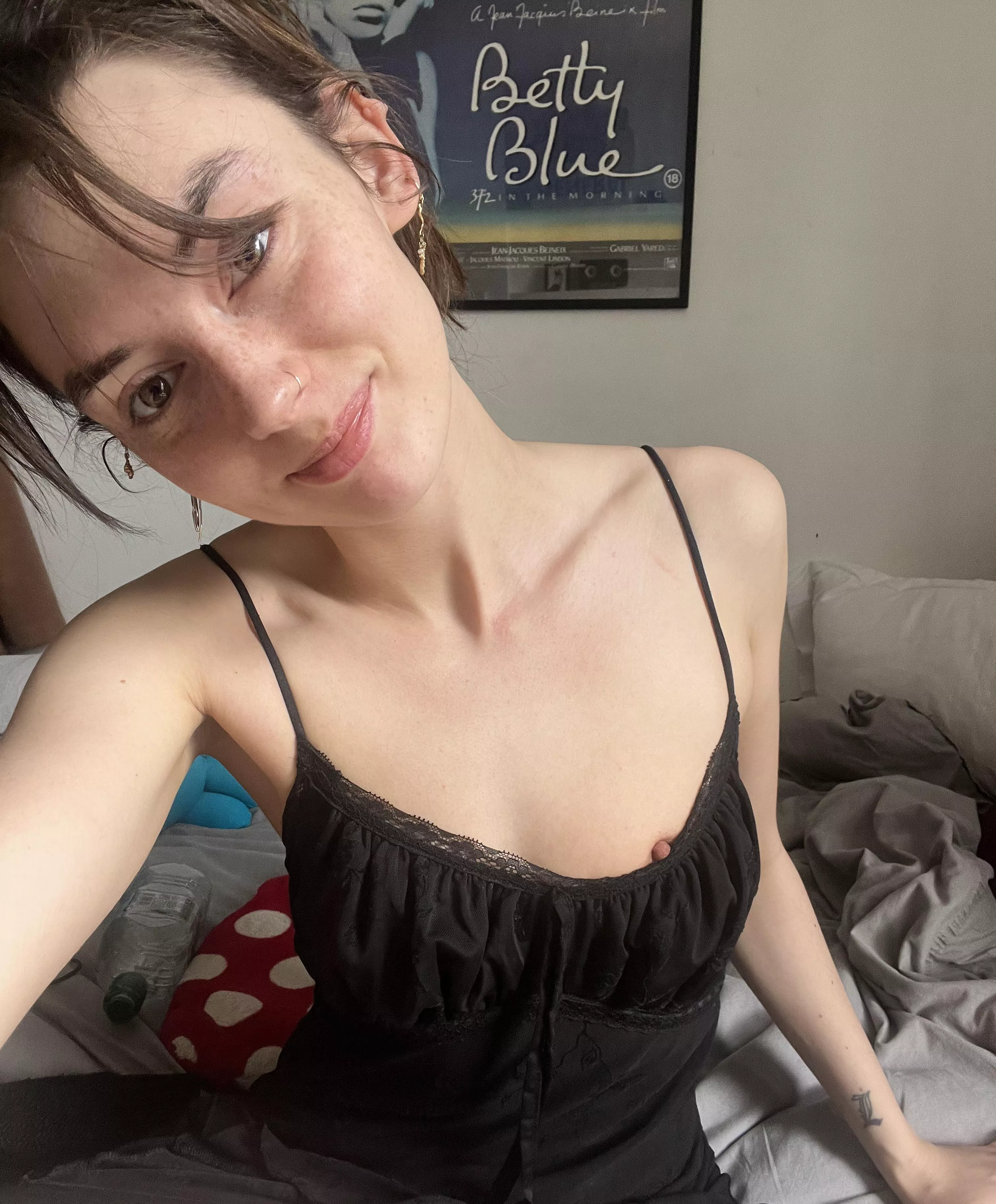 It’s dresses & spaghetti strap season!!! posted by Alexiaburnsss