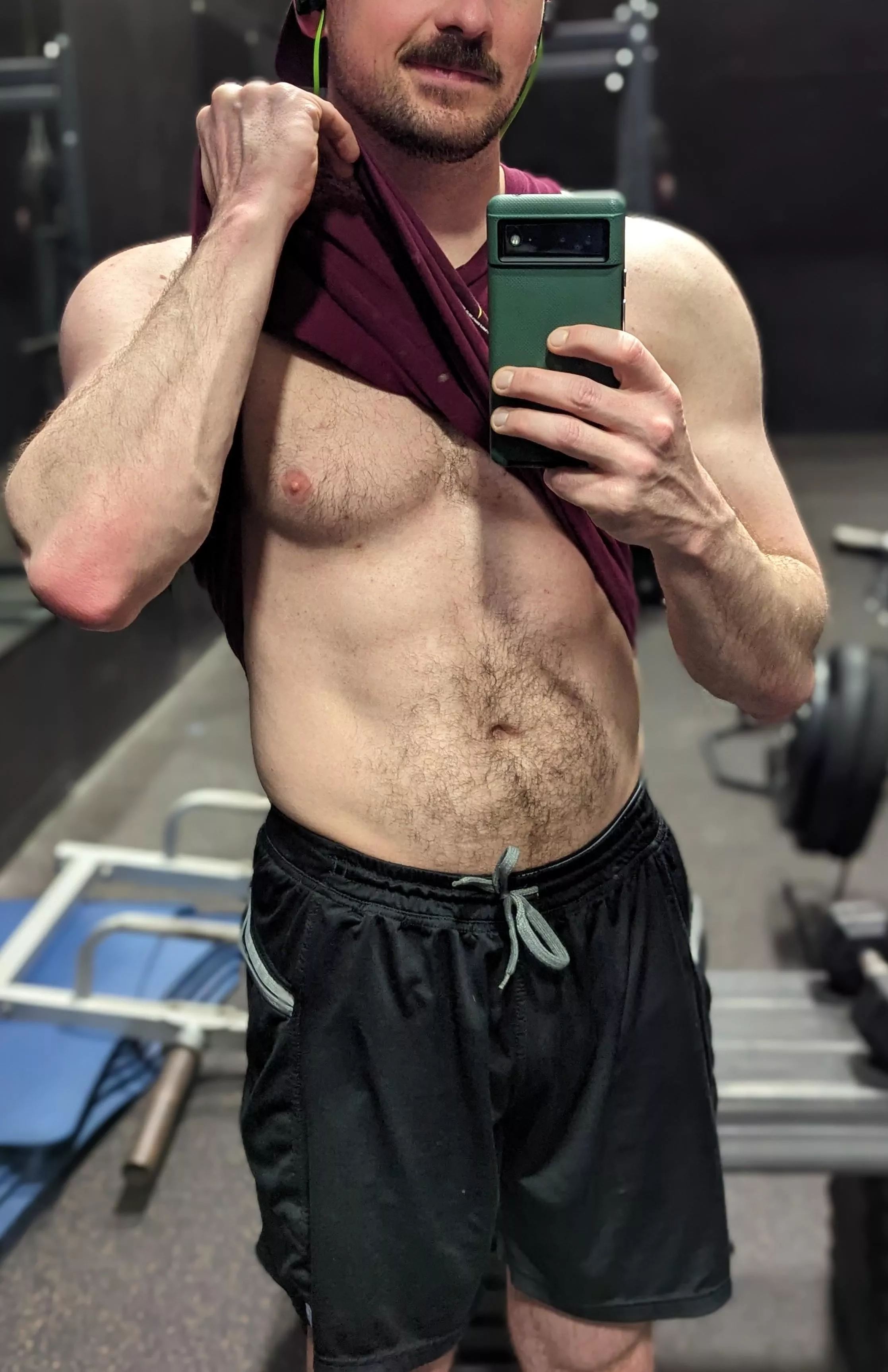 [M] Gym lighting is unmatched  posted by Horny_Hufflepuff389