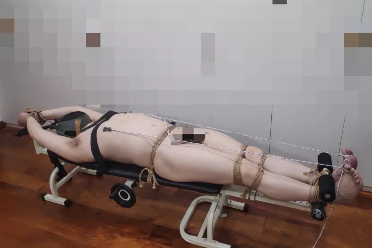 MEN:Pain and pleasure on the medical bed by allgmok