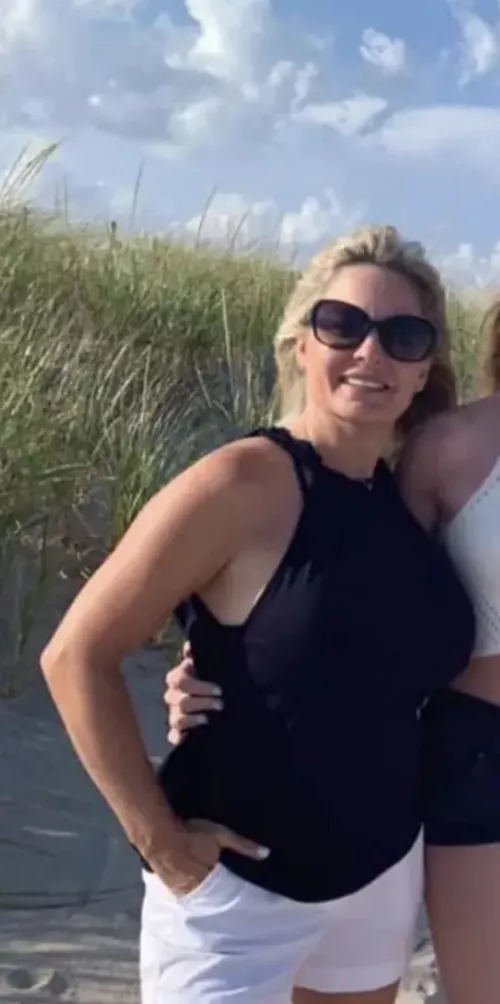 Nothing Can Hide Those Wonders by Yourpervfriend