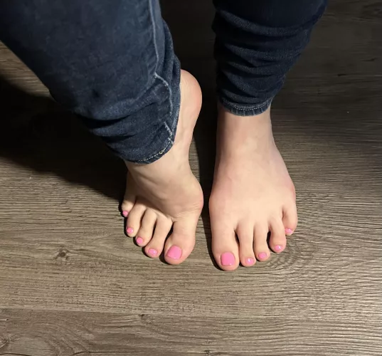 Pink pedi  by selenasnow00