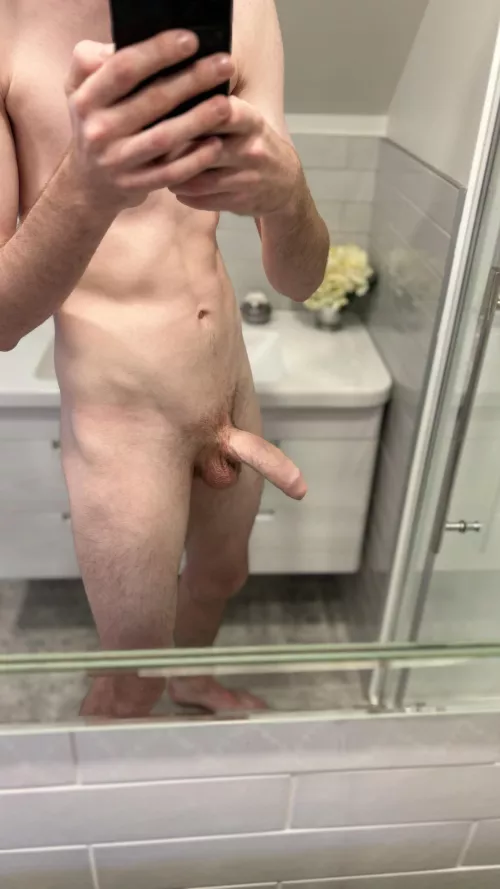 Pretty standard photo. Maybe deserves a standard rating? by Al3XLU5T