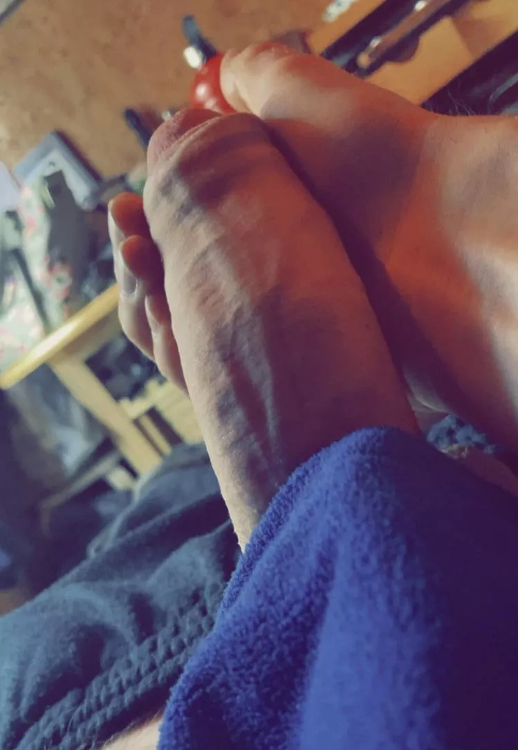 Semi Handful! 👀 posted by OttersWhopper