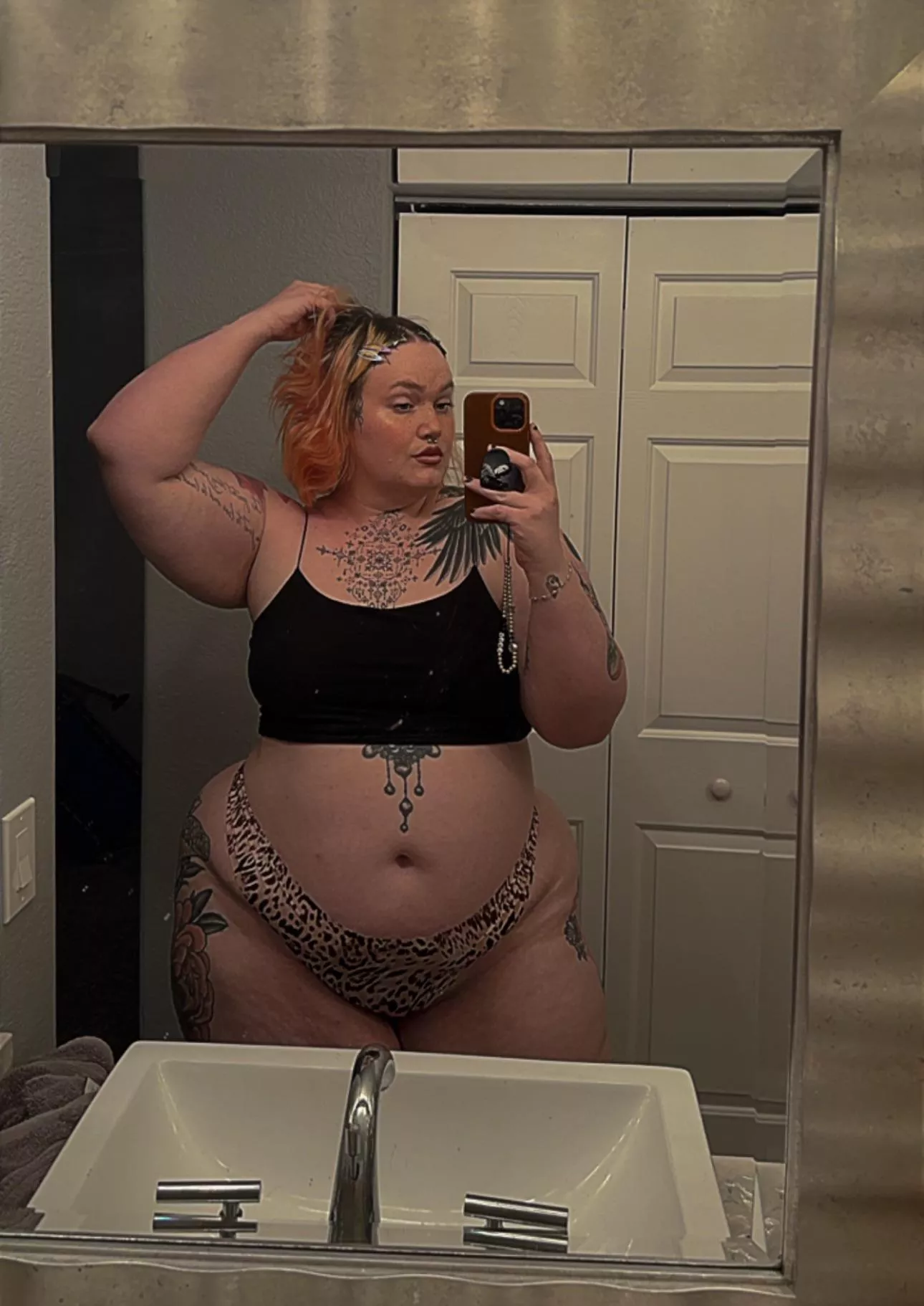 Too much to handle posted by Mercilys