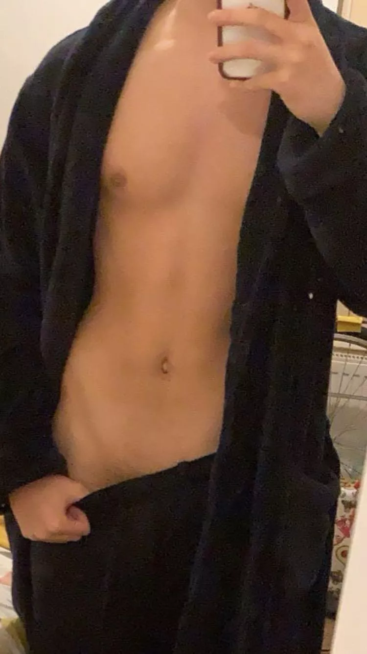 Twink but slightly muscular?🤔 posted by matt_ress9