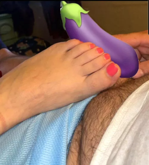 Wanna see me jerk it with my pink toes by BarefootBeachBabeOF