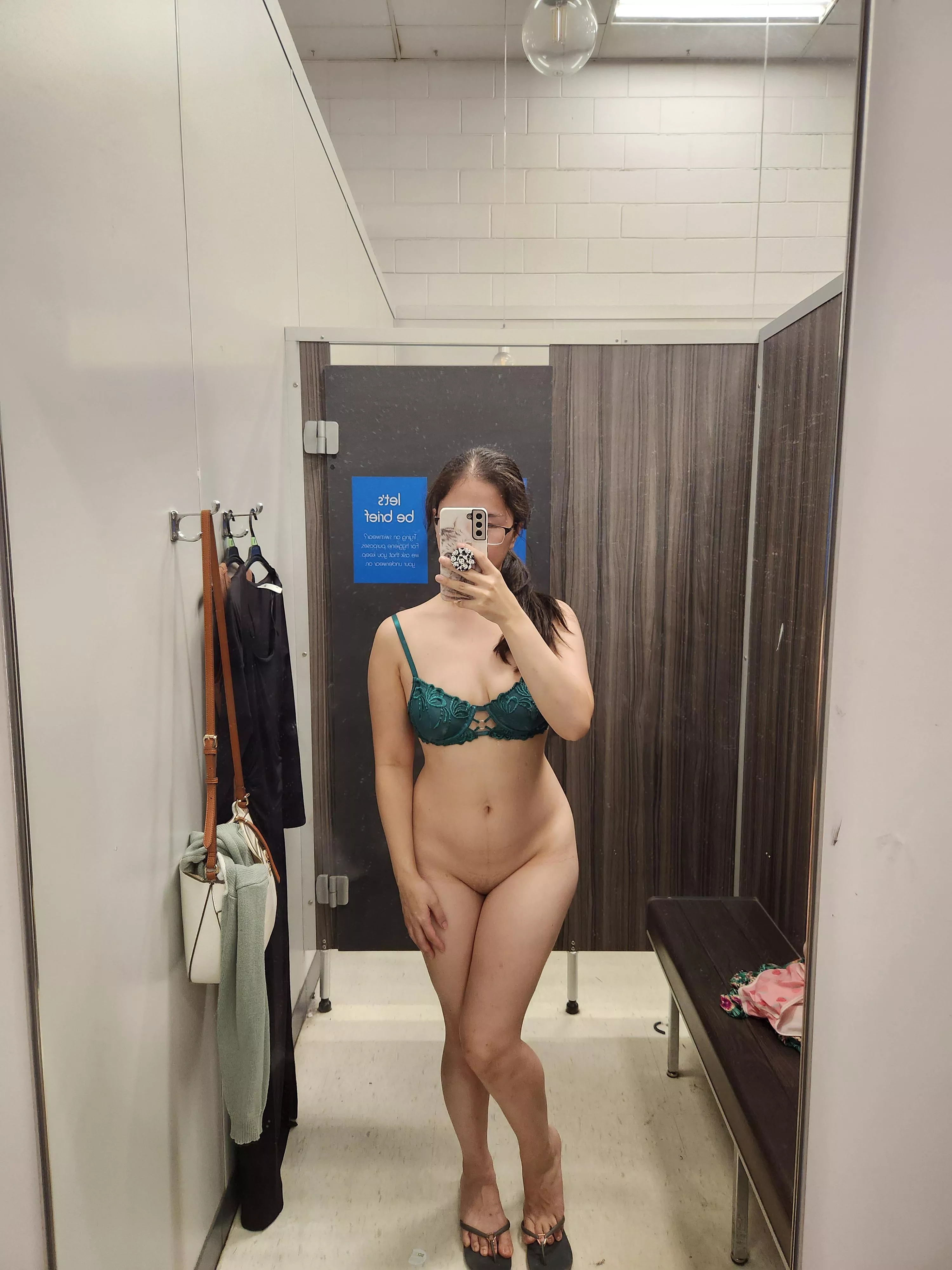 Who wants to help me try on my next dress? posted by vieravixen